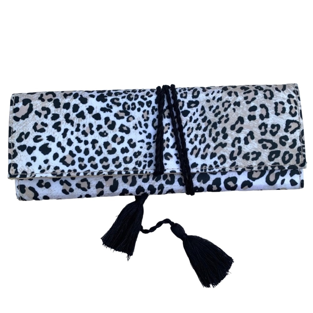 NWT Chico’s Animal Print Jewelry Travel Roll Up Organizer